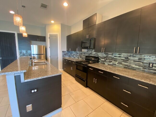 Photo - 204 Spellbrook Ln