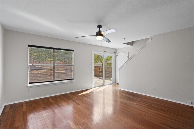 Photo - 1512 Curameng Cove