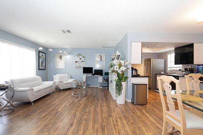 Photo - 1248 SE Ladner St Casa
