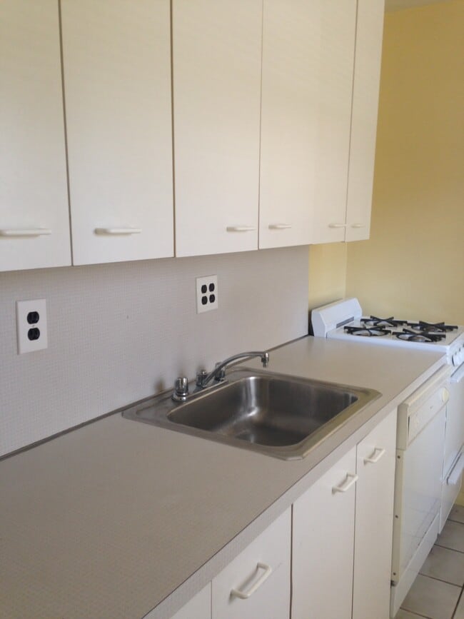 Photo - 260-51 73rd Ave Unit 1st floor Glen Oaks