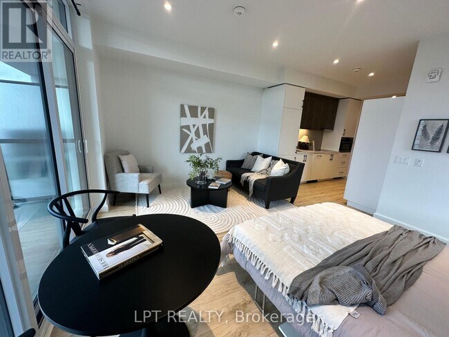 Photo - 741 King St W Unit 1313
