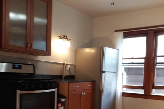 Building Photo - 1129 Idaho E St Unit 2