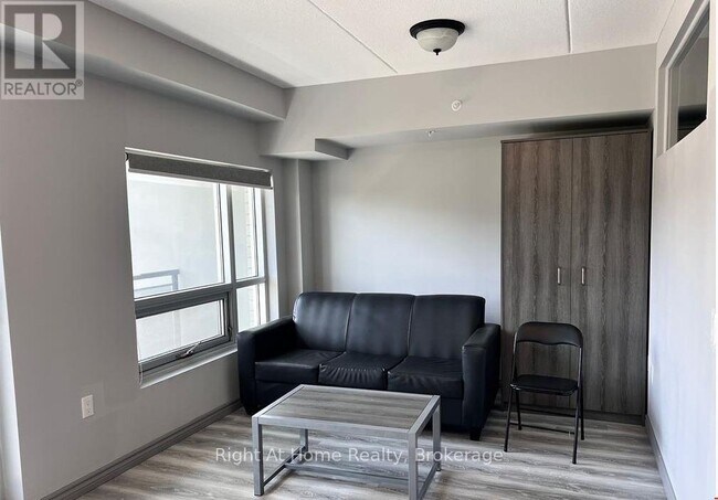 Photo - 275 Larch St Unité B311