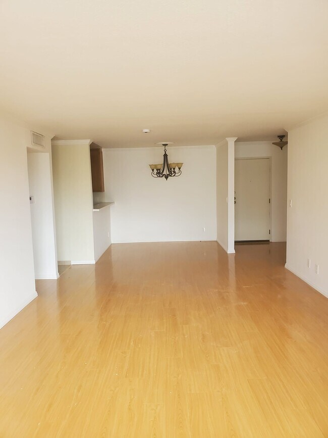 11515 Rochester Ave