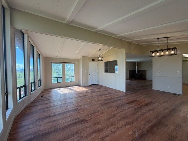 Photo - 3 Bedroom, 2.5 Bath - Three Bay garage