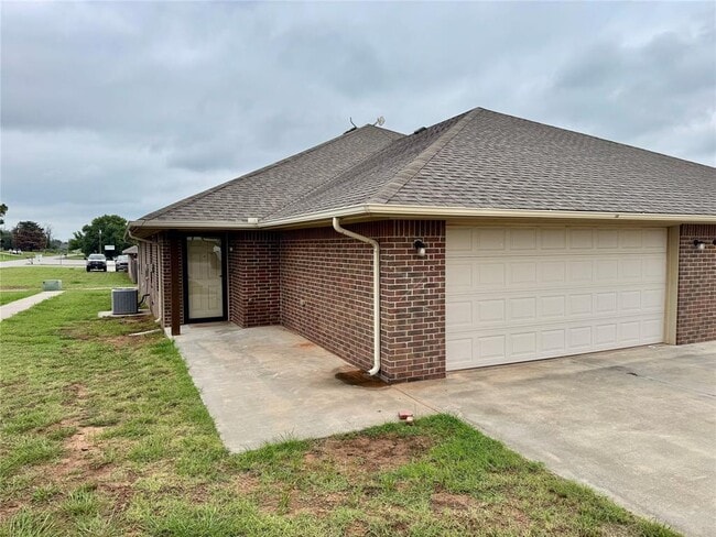Building Photo - 1601 Lawter Rd Rental