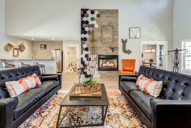 Leasing Office - Traditions Bloomington