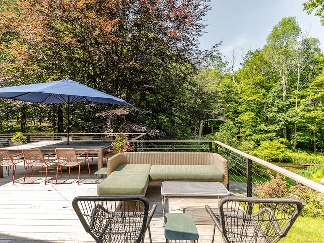 Photo - 203 Brick School Rd