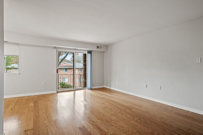 Photo - 203 Victor Pkwy Townhome