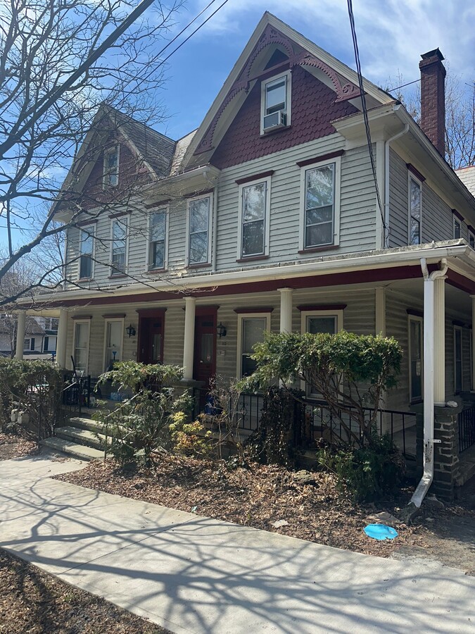 Photo - 113 N 6th St Unit B