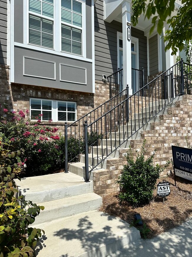 Carothers Farms Beautiful 4 Bedroom Townhouse - Carothers Farms Beautiful 4 Bedroom Townhouse