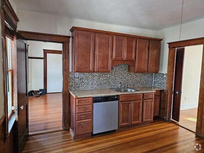 Building Photo - 15 Breck Ave Unit 2 Rental