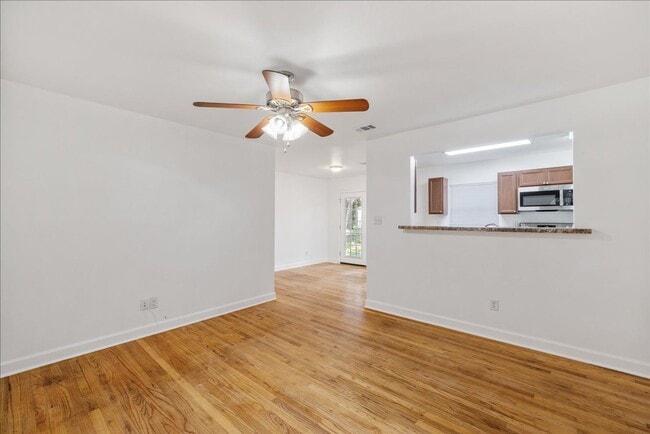 Photo - Walking distance to FSU! Lease starting Fa...