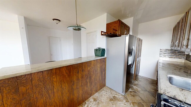 Building Photo - 796 Bronx River Rd Unit B51 Rental