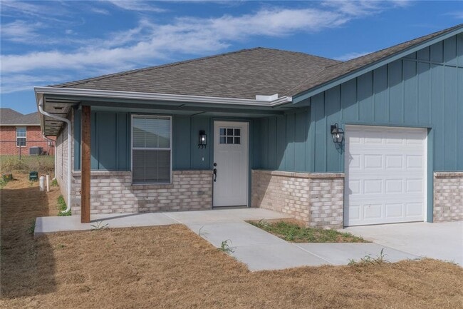 Building Photo - 537 Parkhill Cir