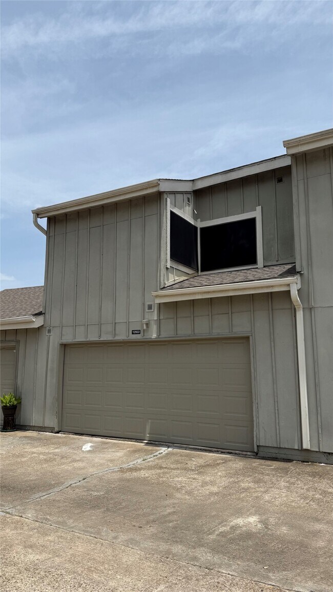 Photo - 12922 Wirevine Ln