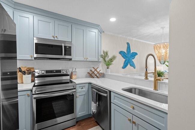 Photo - Shore Thing: Seasonal Beachfront Rental (D...