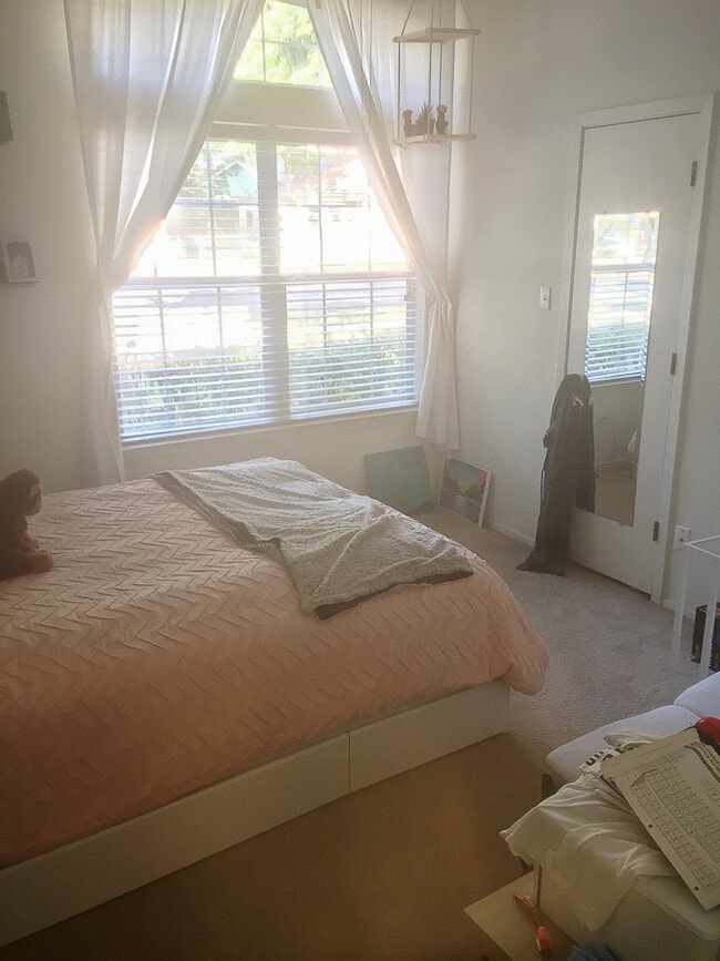 Photo - 311 E 38th St