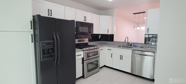 Photo - 1408 Locust Ct