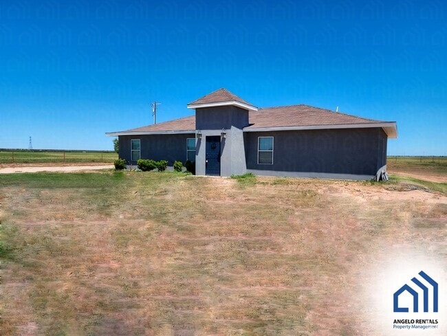 Building Photo - Spacious 3 bedroom 2 bath home COMING SOON!