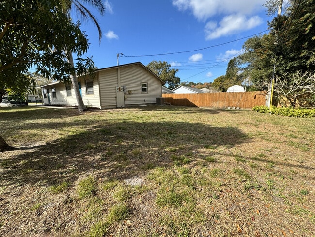 Photo - 2900 Shore Dr Unit Apt B