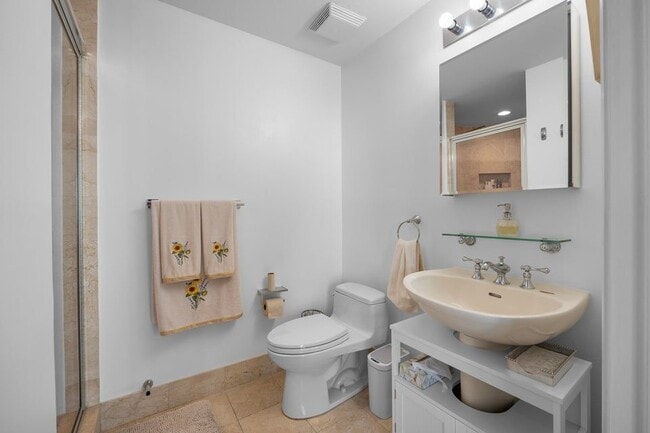 Photo - 111 SE 8th Ave