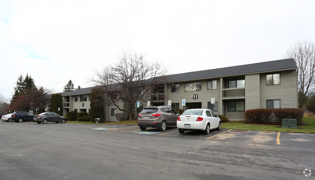 Deerfield Apartments - Deerfield Estates Apartments