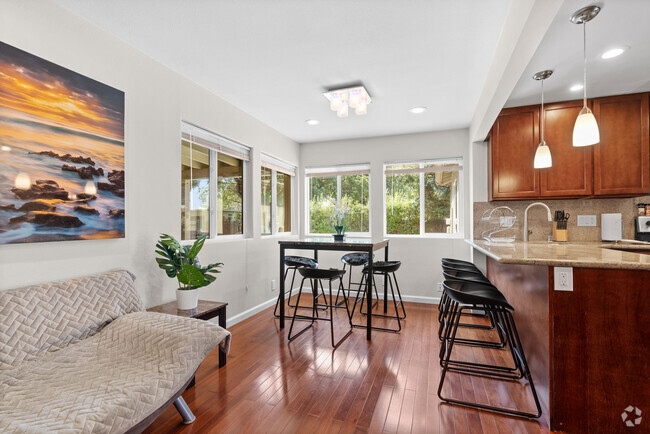 Kitchen Open Space - 2302 Oakwood Dr Rental