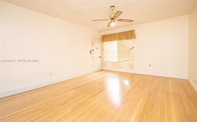 Photo - 637 SW 11th St Unit 6W
