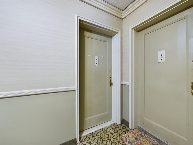 Photo - 8550 JFK Blvd E