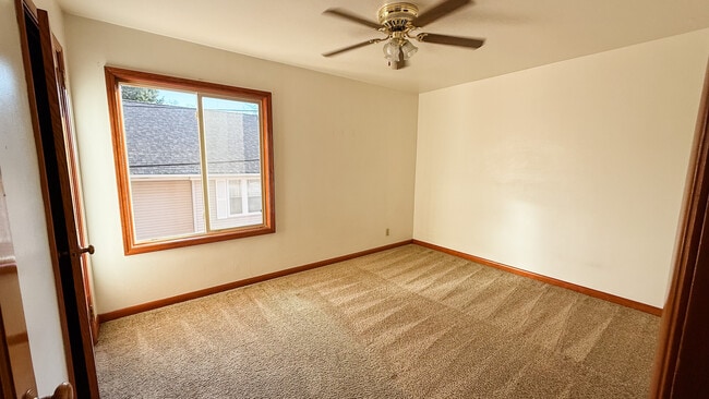 Bedroom - Brentwood Apartments