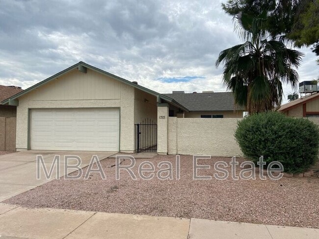 Building Photo - 1923 W Javelina Ave Rental