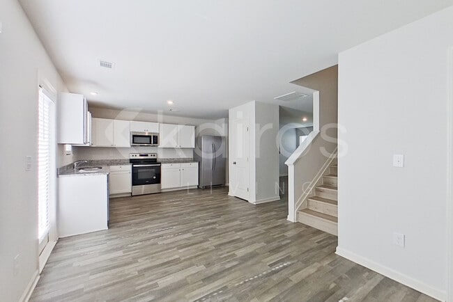 Photo - 837 VISTAMOUNT PATH