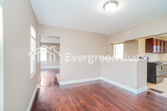 Photo - 2181 Middlehurst Dr