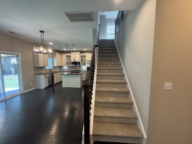 Photo - 5443 Overland Trail