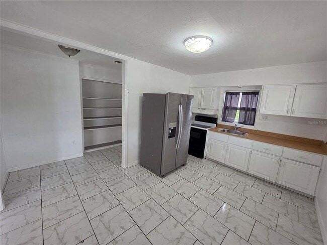 Photo - 207 Hibiscus St