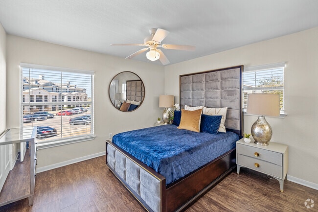 2BR, 2BA - 1,035SF - Primary Bedroom