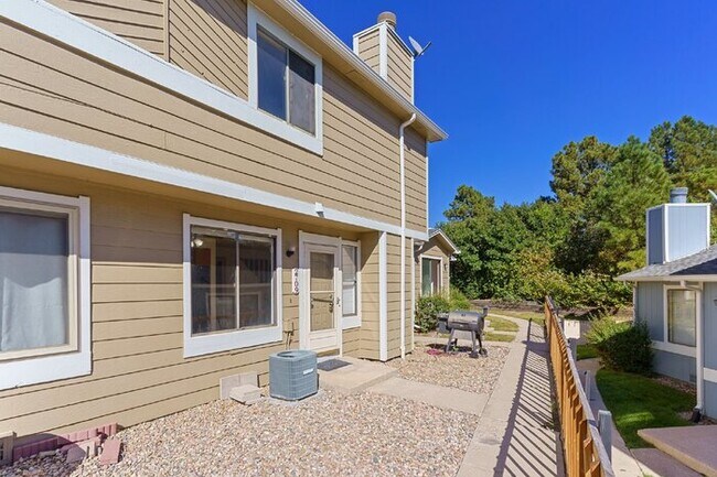 Photo - 2709 Hearthwood Ln Townhome