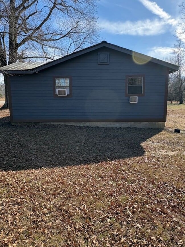 Building Photo - Renovated 1 Bedroom 1 Bath Home on 1 Acre!
