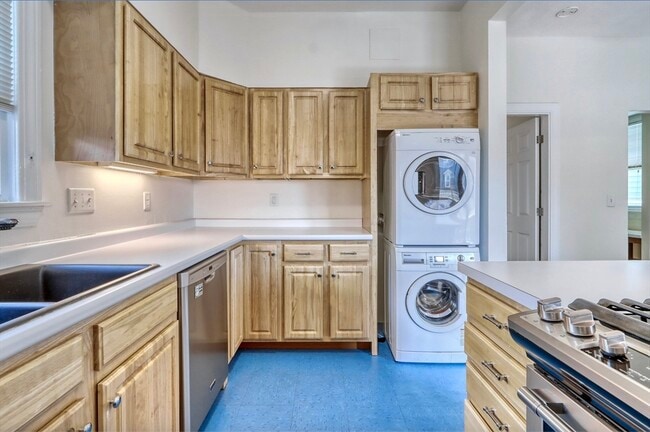 Building Photo - 14 Holton St Unit 1 Rental