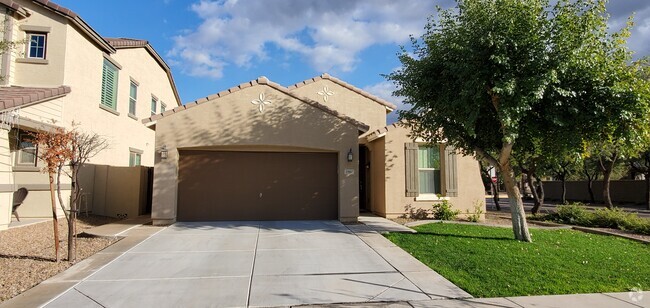 Front Home (Exterior) - 3907 S Vineyard Ave Rental