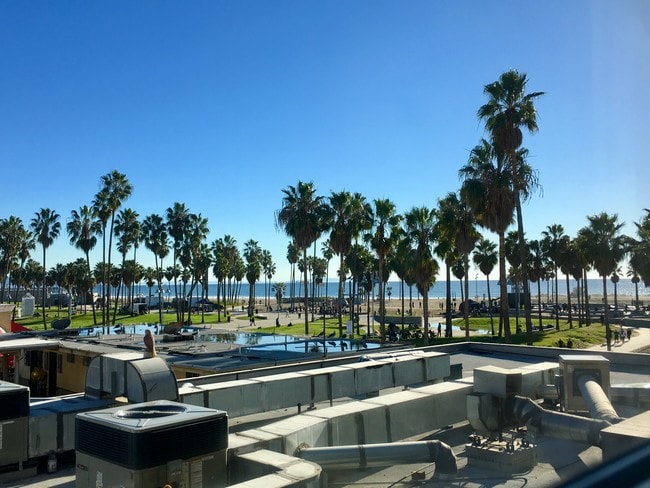 Boardwalk Flats - Ocean Front Studios