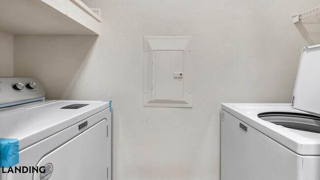 Photo - 3250 Hudson Crossing Unit 537