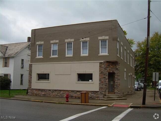 Building Photo - 100 S Wooster Ave Unit 102 Apt 2