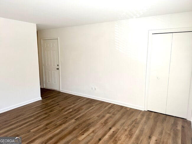 Photo - 111 W Burke St Unit B-4