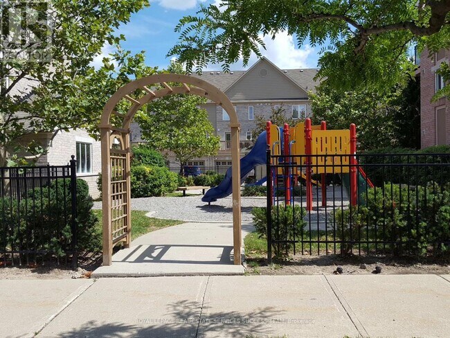 Photo - 4975 Southampton Dr