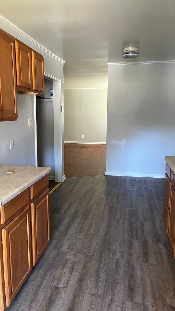 Photo - 504 Dixon St