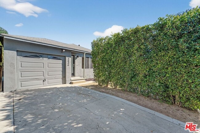 Photo - 2436 Walnut Ave