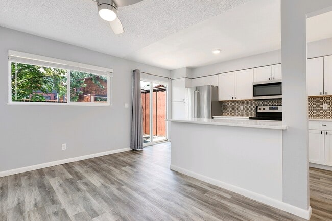 Photo - 1311 S Sable Blvd