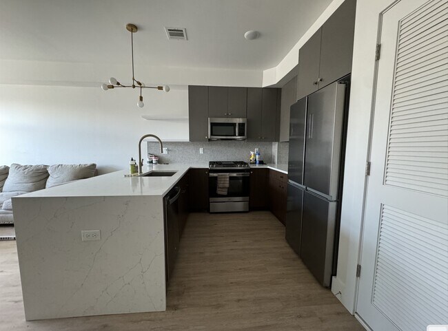 Photo - 276 Duncan Ave Unit 8